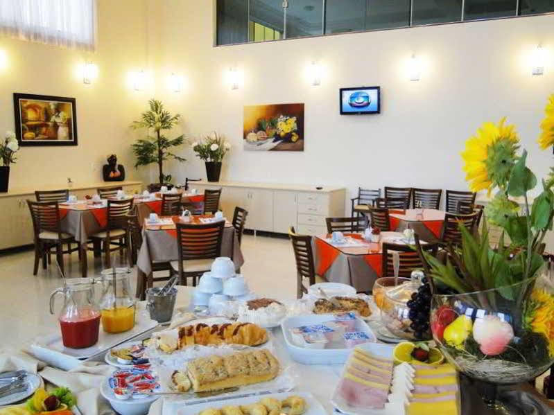 גוארפואבה Hotel Dom Baroni מראה חיצוני תמונה